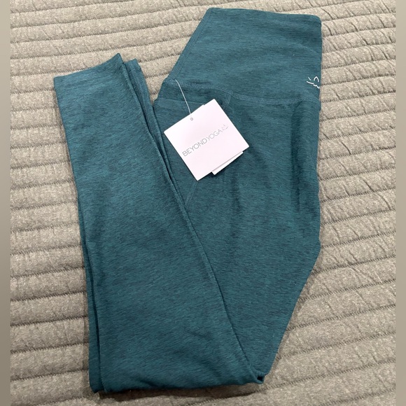 Beyond Yoga Pants - NWT Beyond Yoga Spacedye Caught In The Midi High Waisted Legging Green Size Med